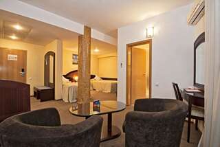 Отель Hotel Ambient Брашов Двухместный номер Делюкс с 2 отдельными кроватями - 4 звезды-1